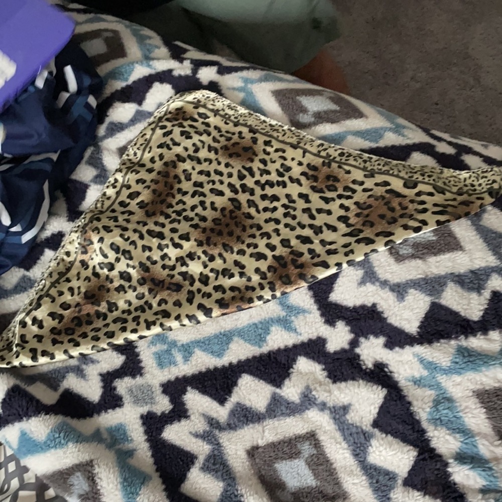 Multi Purpose Satin Cloth. - Picture 2 of 3